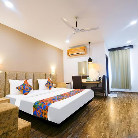 Ayaan Residency Hotel Noida Exterior photo